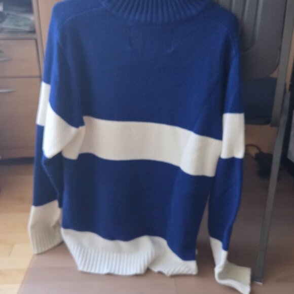 NHL Toronto Maple Leaf Knitted Sweatshirt - US Large - Picture 3 of 4